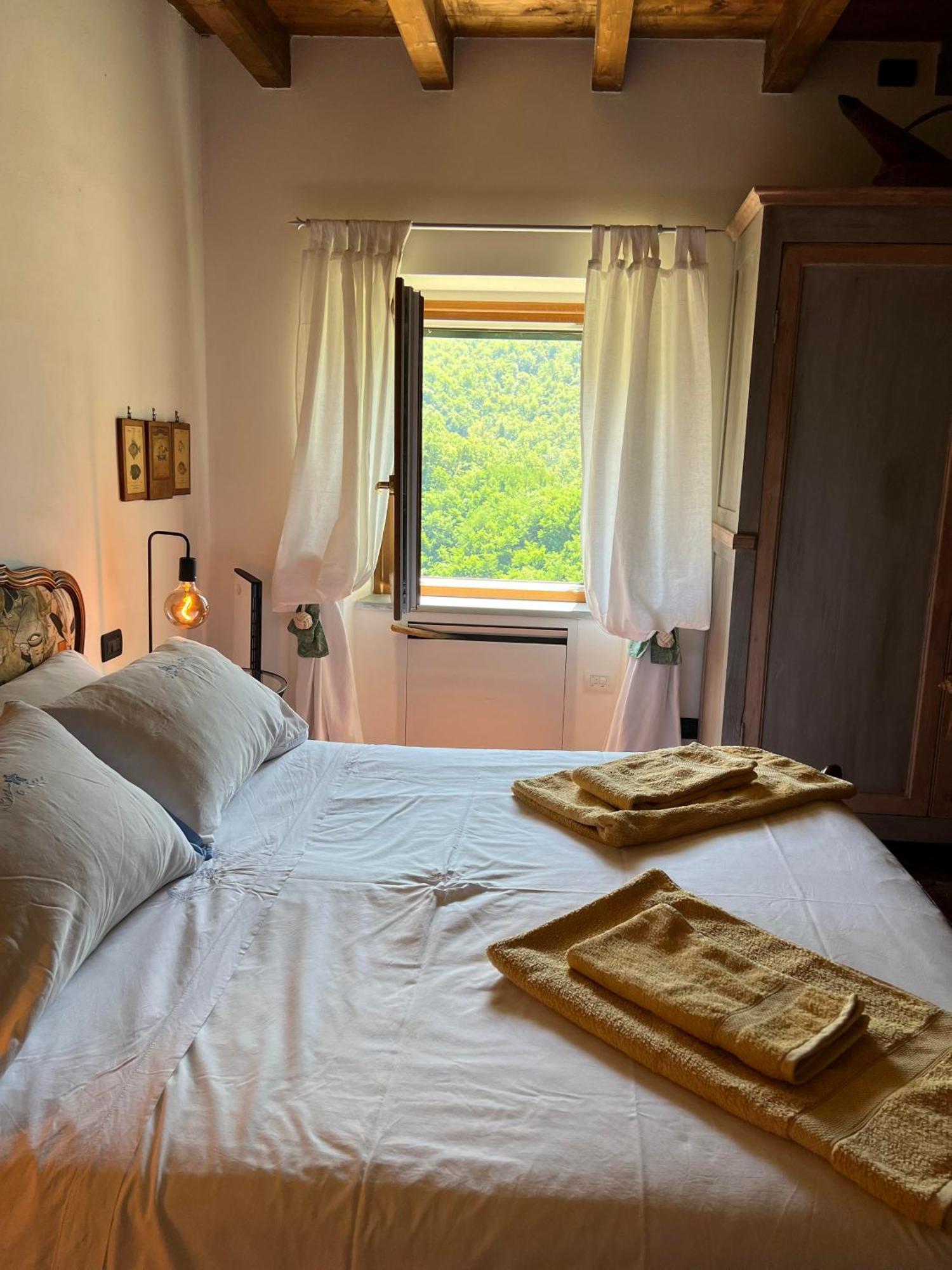Casa Boru - A Beautiful Fully Restored Spacious House With Fantastic Views Calice al Cornoviglio ภายนอก รูปภาพ
