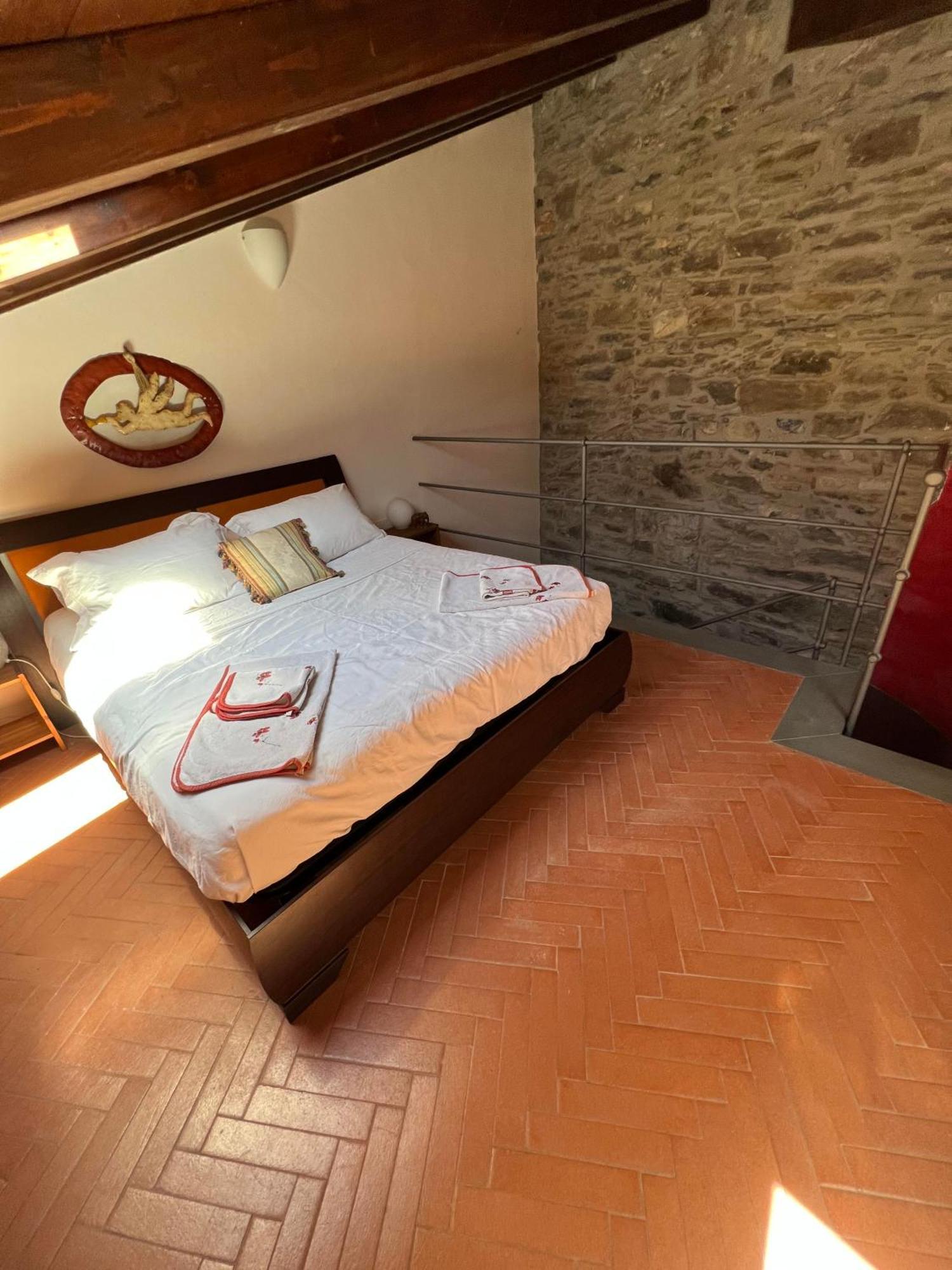 Casa Boru - A Beautiful Fully Restored Spacious House With Fantastic Views Calice al Cornoviglio ภายนอก รูปภาพ