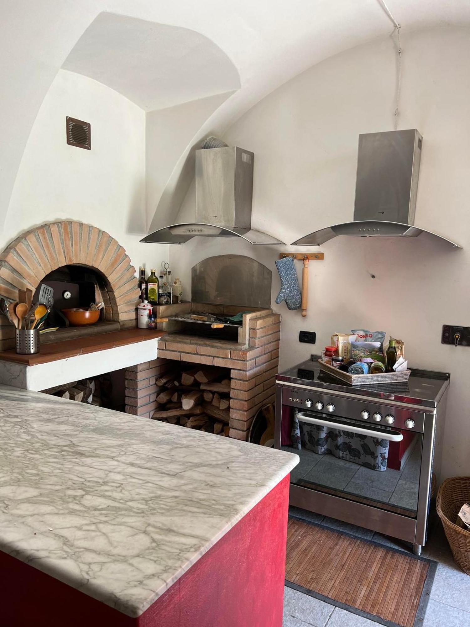 Casa Boru - A Beautiful Fully Restored Spacious House With Fantastic Views Calice al Cornoviglio ภายนอก รูปภาพ