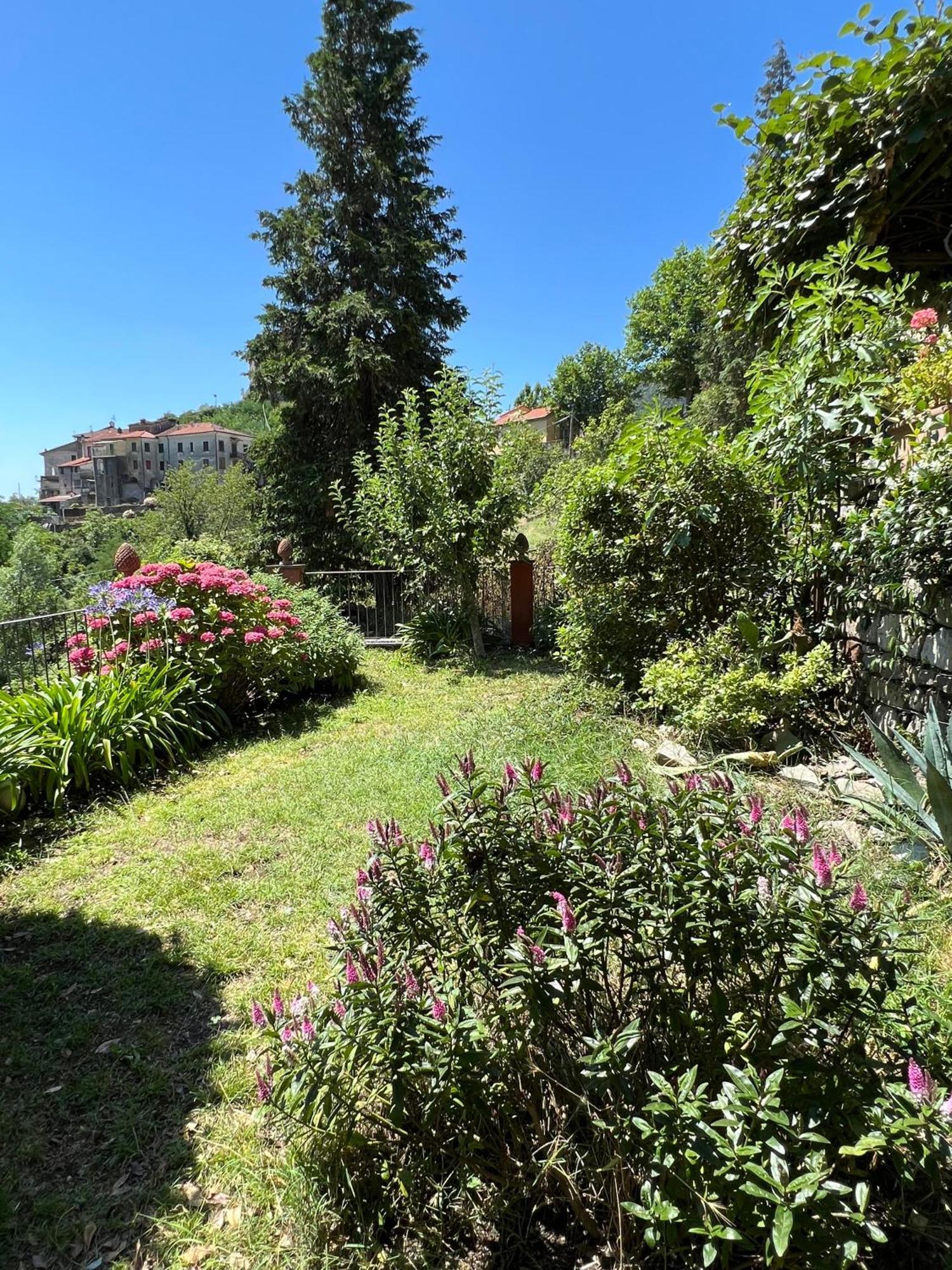 Casa Boru - A Beautiful Fully Restored Spacious House With Fantastic Views Calice al Cornoviglio ภายนอก รูปภาพ